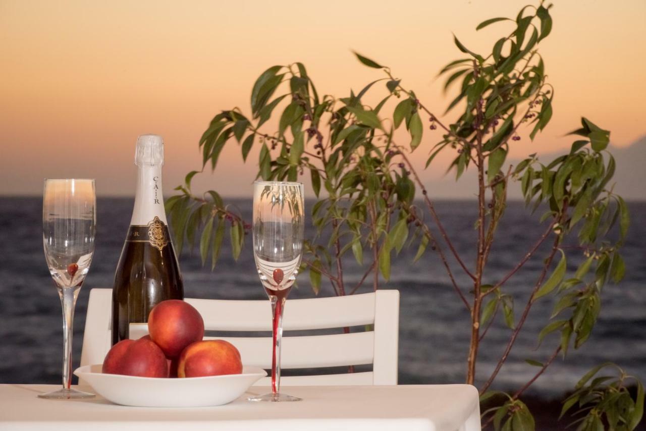 Bella Mare Luxury Apartments Kalamaki  Dış mekan fotoğraf